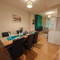 3br Ormeau Chic House