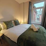 3br Ormeau Chic House