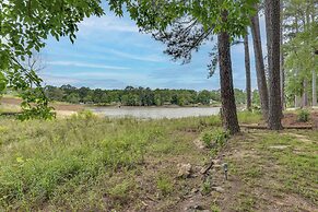 Lakefront Ridgeway Home w/ Deck & Fire Pit!