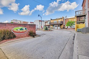 Pet-friendly Downtown Fulton Apt w/ Smart TV!