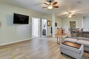 Pet-friendly Downtown Fulton Apt w/ Smart TV!