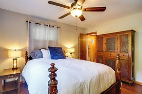 Tallassee Family Home w/ Stunning Smoky Mtn Views