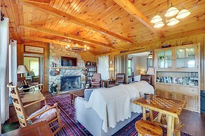 Tallassee Family Home w/ Stunning Smoky Mtn Views