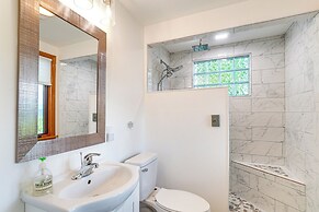 Tallassee Family Home w/ Stunning Smoky Mtn Views