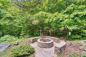 Tallassee Family Home w/ Stunning Smoky Mtn Views