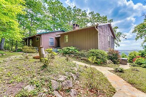 Tallassee Family Home w/ Stunning Smoky Mtn Views