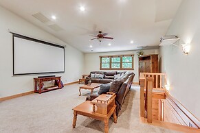 Rogers Cabin on 17 Acres w/ Wraparound Deck!