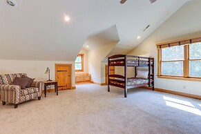 Rogers Cabin on 17 Acres w/ Wraparound Deck!