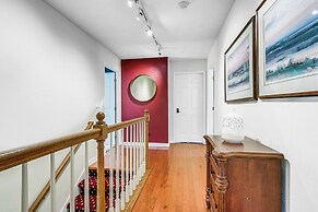 Menasha Home w/ Patio - Walking Distance to Lake!