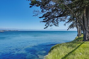 Charming Santa Cruz Studio w/ Private Hot Tub