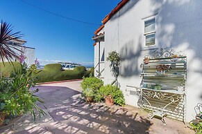 Charming Santa Cruz Studio w/ Private Hot Tub