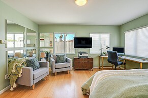 Charming Santa Cruz Studio w/ Private Hot Tub