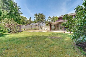 French-inspired Townhome 9 Mi to Saratoga Springs!
