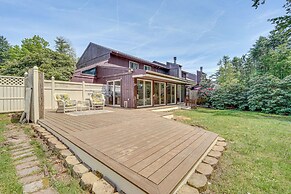 French-inspired Townhome 9 Mi to Saratoga Springs!