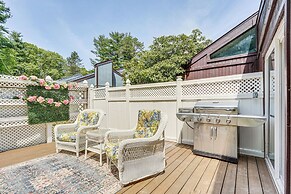 French-inspired Townhome 9 Mi to Saratoga Springs!