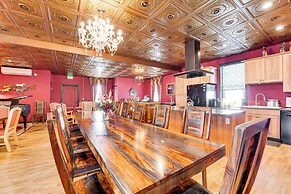 Saloon-style Prosser Loft in WA Wine Country!