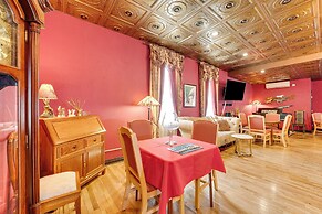 Saloon-style Prosser Loft in WA Wine Country!