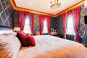 Saloon-style Prosser Loft in WA Wine Country!