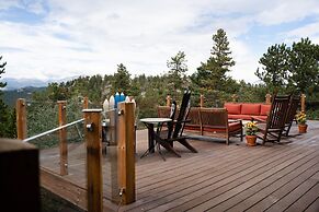 Lookout Lodge In Wondervu 4 Bedroom Home by RedAwning