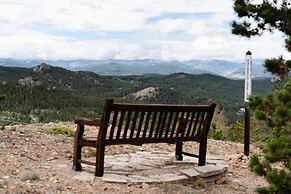 Lookout Lodge In Wondervu 4 Bedroom Home by RedAwning