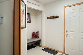 Lookout Lodge In Wondervu 4 Bedroom Home by RedAwning