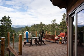 Lookout Lodge In Wondervu 4 Bedroom Home by RedAwning