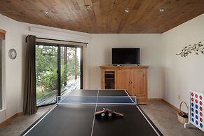 Lookout Lodge In Wondervu 4 Bedroom Home by RedAwning