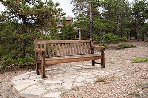 Lookout Lodge In Wondervu 4 Bedroom Home by RedAwning