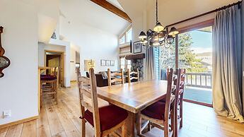 Snowcreek V #874 3 Bedroom Condo by RedAwning