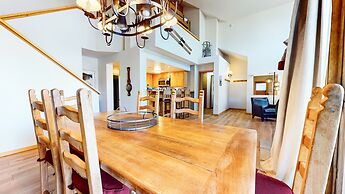 Snowcreek V #874 3 Bedroom Condo by RedAwning