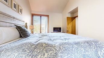 Snowcreek V #874 3 Bedroom Condo by RedAwning