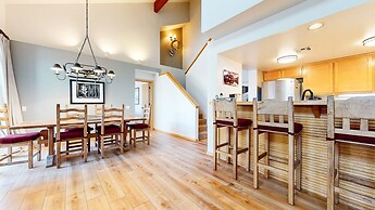 Snowcreek V #874 3 Bedroom Condo by RedAwning