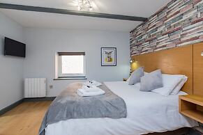 No. Twenty Hotel & Bar