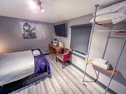 No. Twenty Hotel & Bar