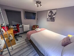 No. Twenty Hotel & Bar