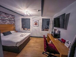 No. Twenty Hotel & Bar