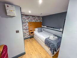 No. Twenty Hotel & Bar