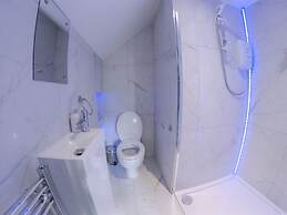 No. Twenty Hotel & Bar