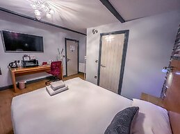 No. Twenty Hotel & Bar