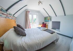 No. Twenty Hotel & Bar