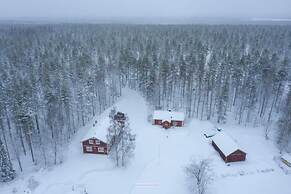 Old Pine Husky Lodge