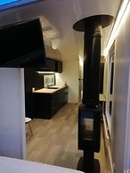 Old Pine Husky Lodge