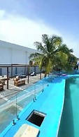 1 bedroom penthouse on the beach ikate
