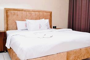 FORMULA 2 HOTEL