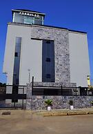 FORMULA 2 HOTEL