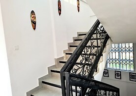 Beautiful Quiet & Cozy  Close to Highway