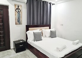 Beautiful Quiet & Cozy  Close to Highway