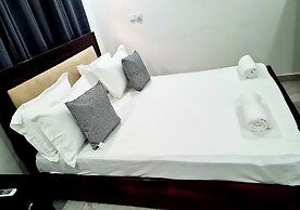 Beautiful Quiet & Cozy  Close to Highway