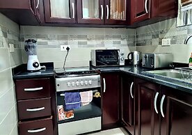 Beautiful Quiet & Cozy  Close to Highway