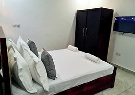 Beautiful Quiet & Cozy  Close to Highway